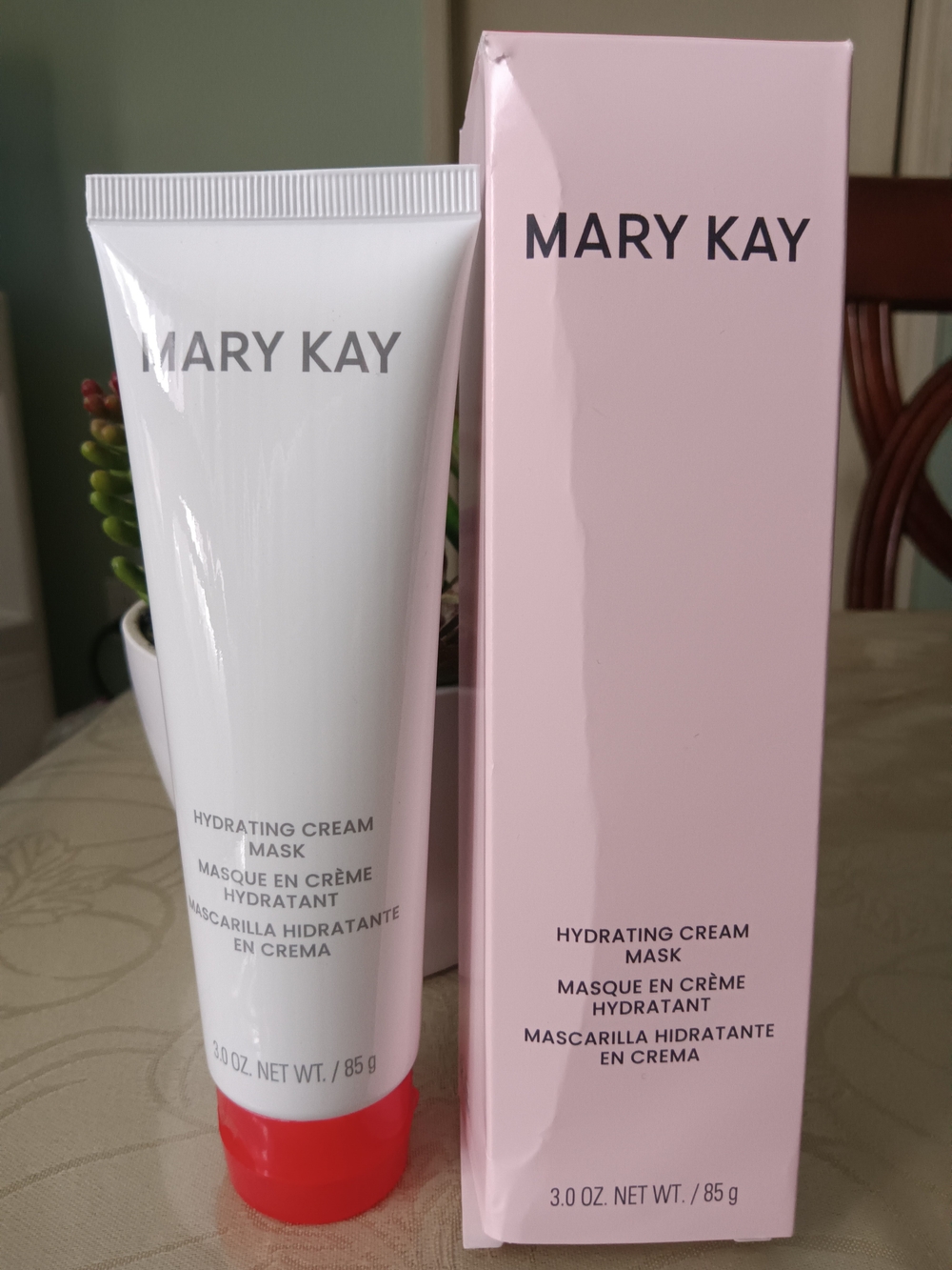 Mary Kay Hydrating Cream Mask - White Tube with Pink Box and Red Cap